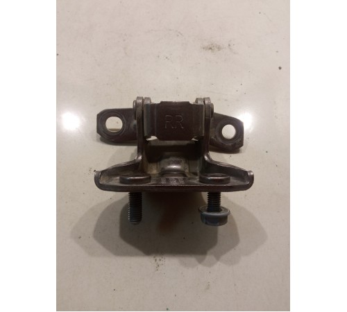 Петля двери(задняя правая верхняя)