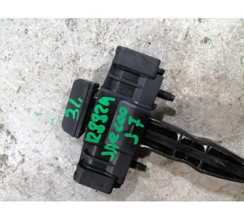 Ограничитель двери задний левый 