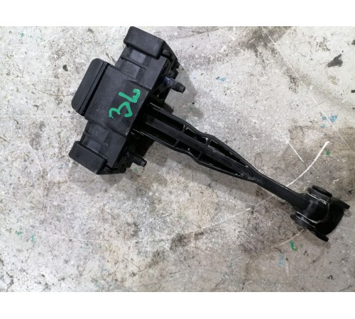 Ограничитель двери задний левый 