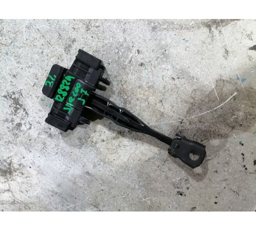 Ограничитель двери задний левый 