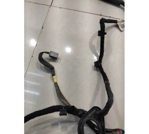 Электропроводка двери (передняя, левая)
