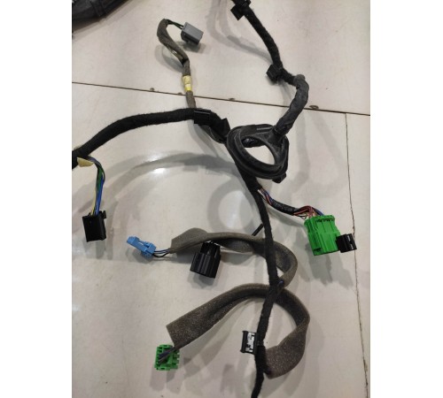 Электропроводка двери (передняя, левая)