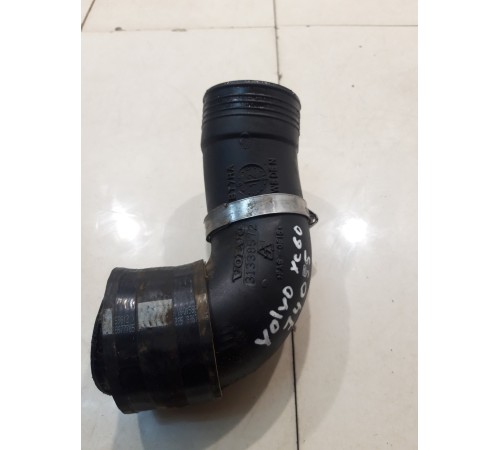 Патрубок системы охлаждения