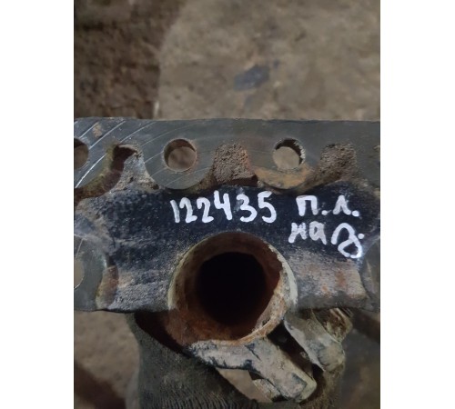 Кронштейн крыла передний левый