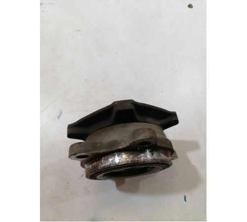 Ступица передняя левая