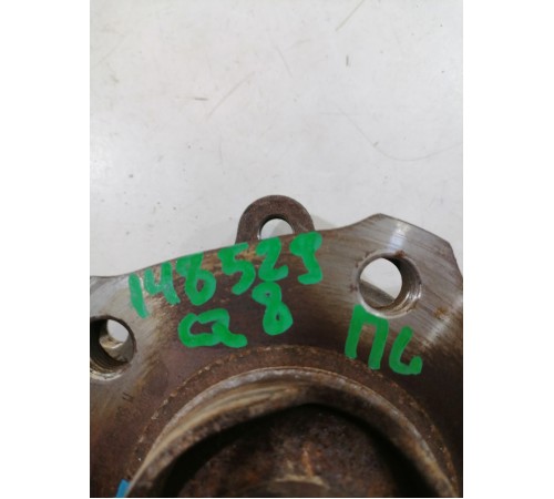 Ступица передняя левая