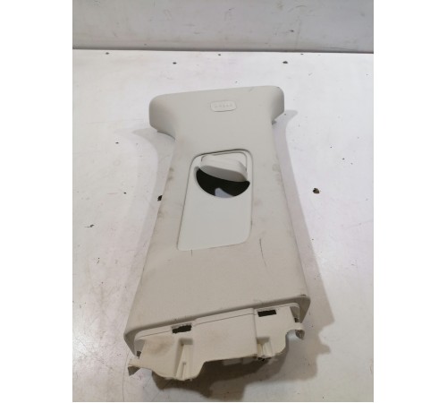 Обшивка центральной стойки правая верхняя