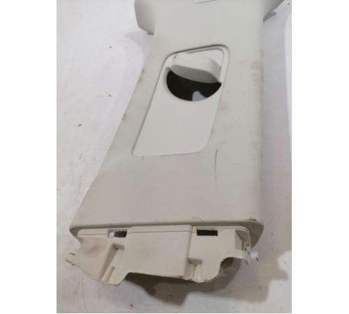 Обшивка центральной стойки правая верхняя