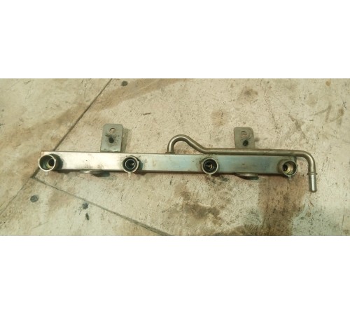 Рейка топливная (рампа)