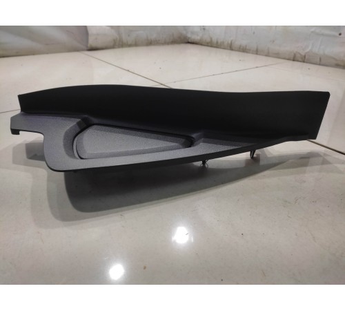 Боковая накладка торпеды (правая)