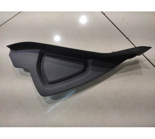 Боковая накладка торпеды (правая)