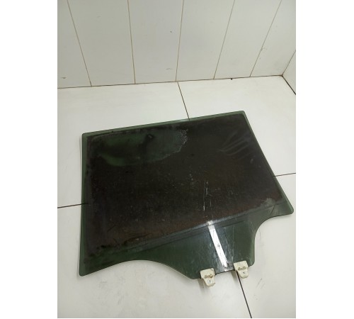 Стекло двери заднее правое