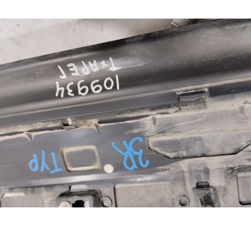 Накладка двери (задняя правая)