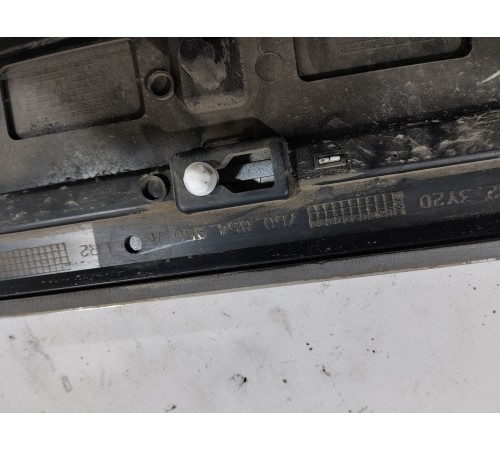 Накладка двери (задняя правая)