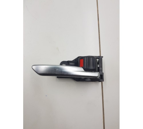 Ручка двери передняя правая внутренняя