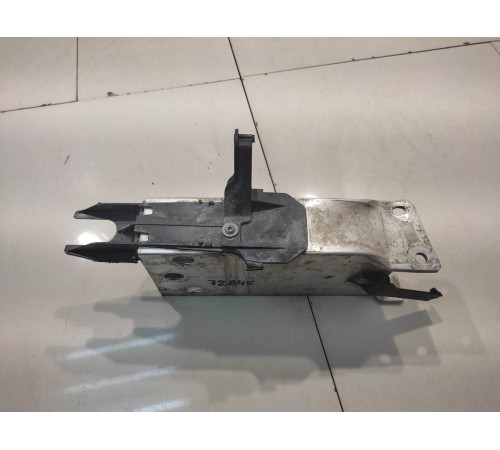 Кронштейн усилителя переднего бампера