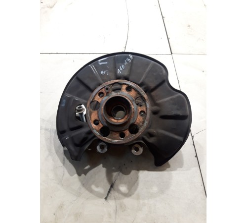 Кулак поворотный(задний правый)