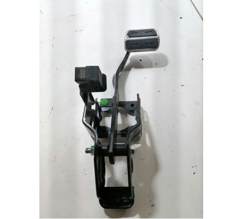 Педаль тормоза