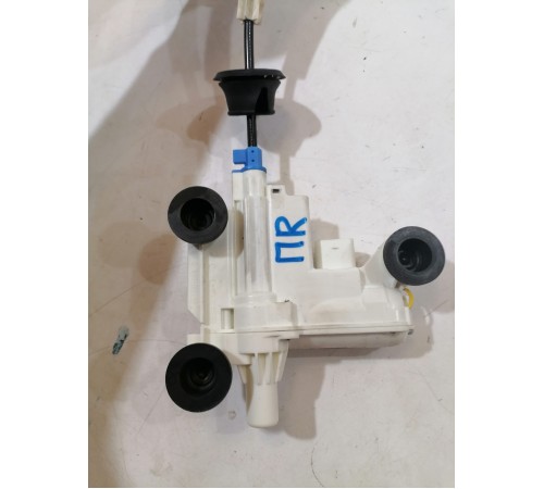 Доводчик двери передний правый