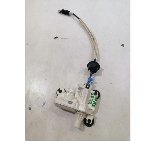 Доводчик двери передний правый