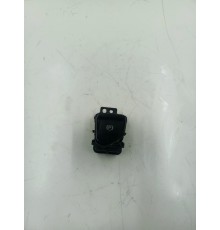 Кнопка включения стояночного тормоза