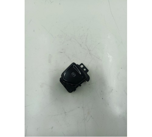 Кнопка включения стояночного тормоза