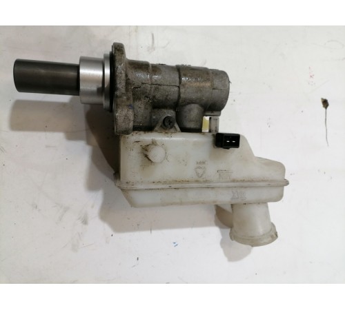 Главный тормозной цилиндр (в сборе)