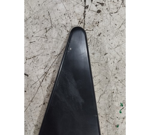 Накладка стекла уголок задняя правая