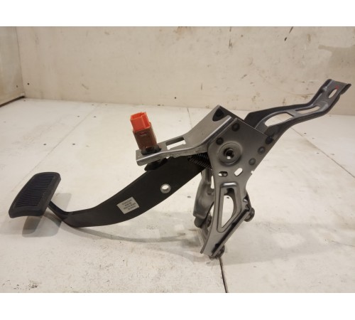 Педаль тормоза