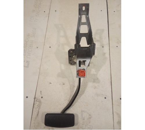 Педаль тормоза