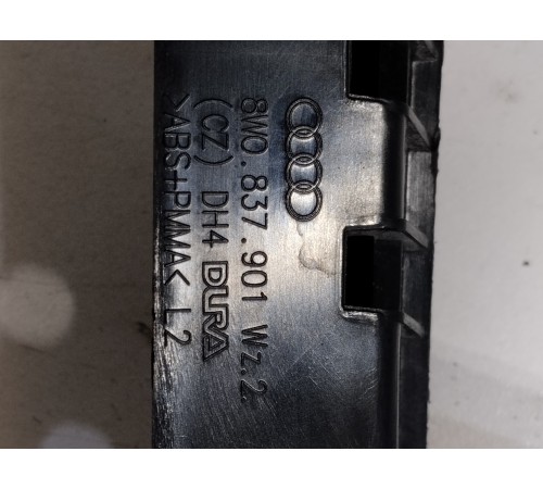 Молдинг двери(передний левый)