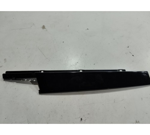 Молдинг двери(передний левый)