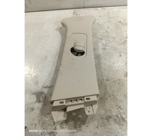 Обшивка центральной стойки правая верхняя