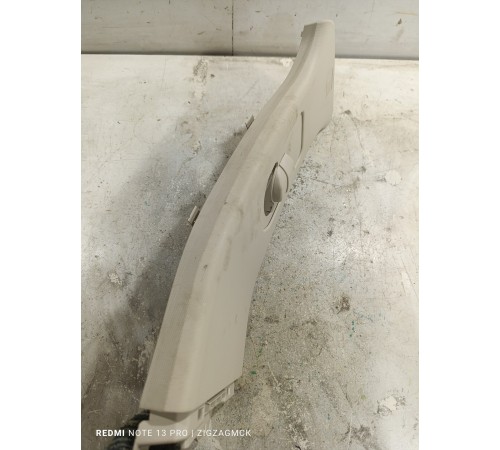 Обшивка центральной стойки правая верхняя