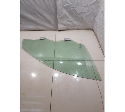 Стекло двери (переднее, правое)