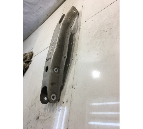 Рычаг подвески (задний, правый, нижний)