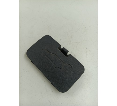 Накладка обшивки крышки багажника