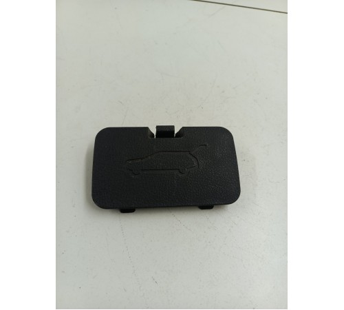 Накладка обшивки крышки багажника