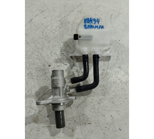 Главный тормозной цилиндр с бачком