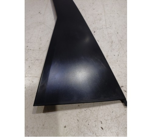 Накладка двери (задняя левая)