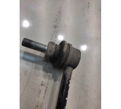 Стойка стабилизатора (задняя, левая)