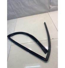 Уплотнитель стекла (задний, правый)