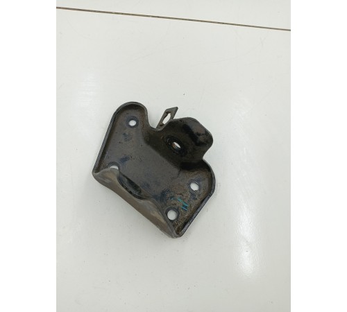 Кронштейн крепление заднего подрамника левый