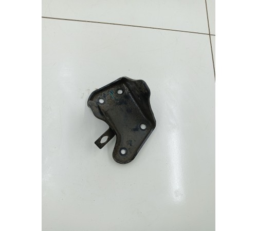Кронштейн крепление заднего подрамника левый