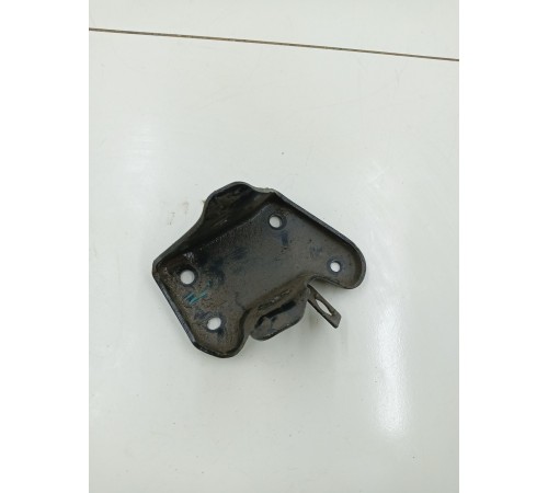 Кронштейн крепление заднего подрамника левый