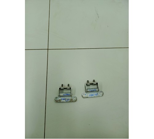 Комплект петель крышки багажника 2 шт.