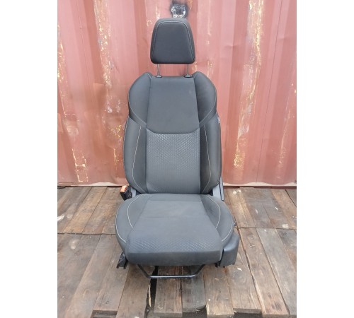 Сиденье переднее левое