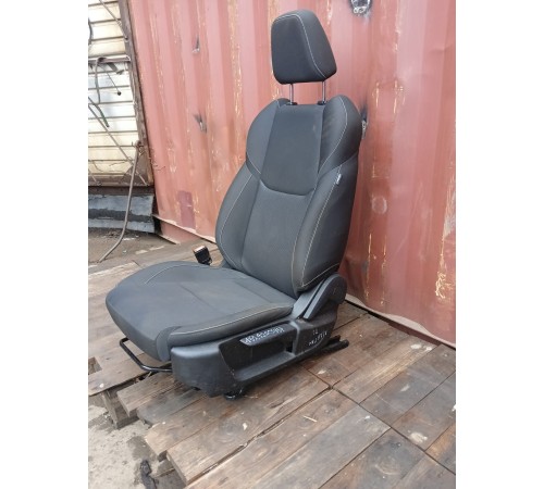 Сиденье переднее левое