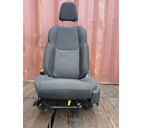 Сиденье переднее левое