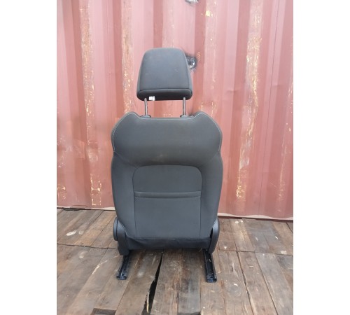 Сиденье переднее левое